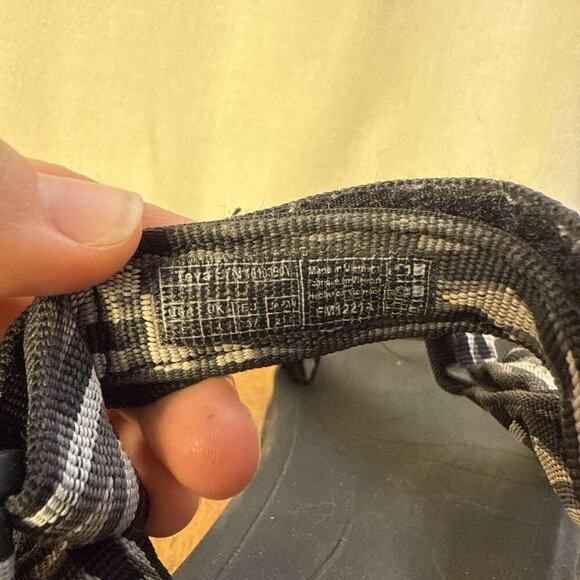 Teva Hurricane Sandals Women US 6 Geometric Black Universal Adjustable Strap - Picture 5 of 11